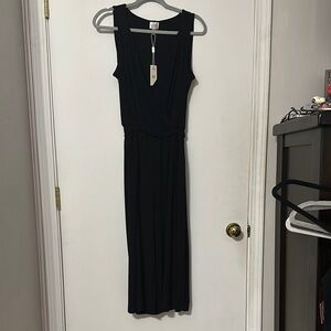 Elegant Black sleeveless jumper